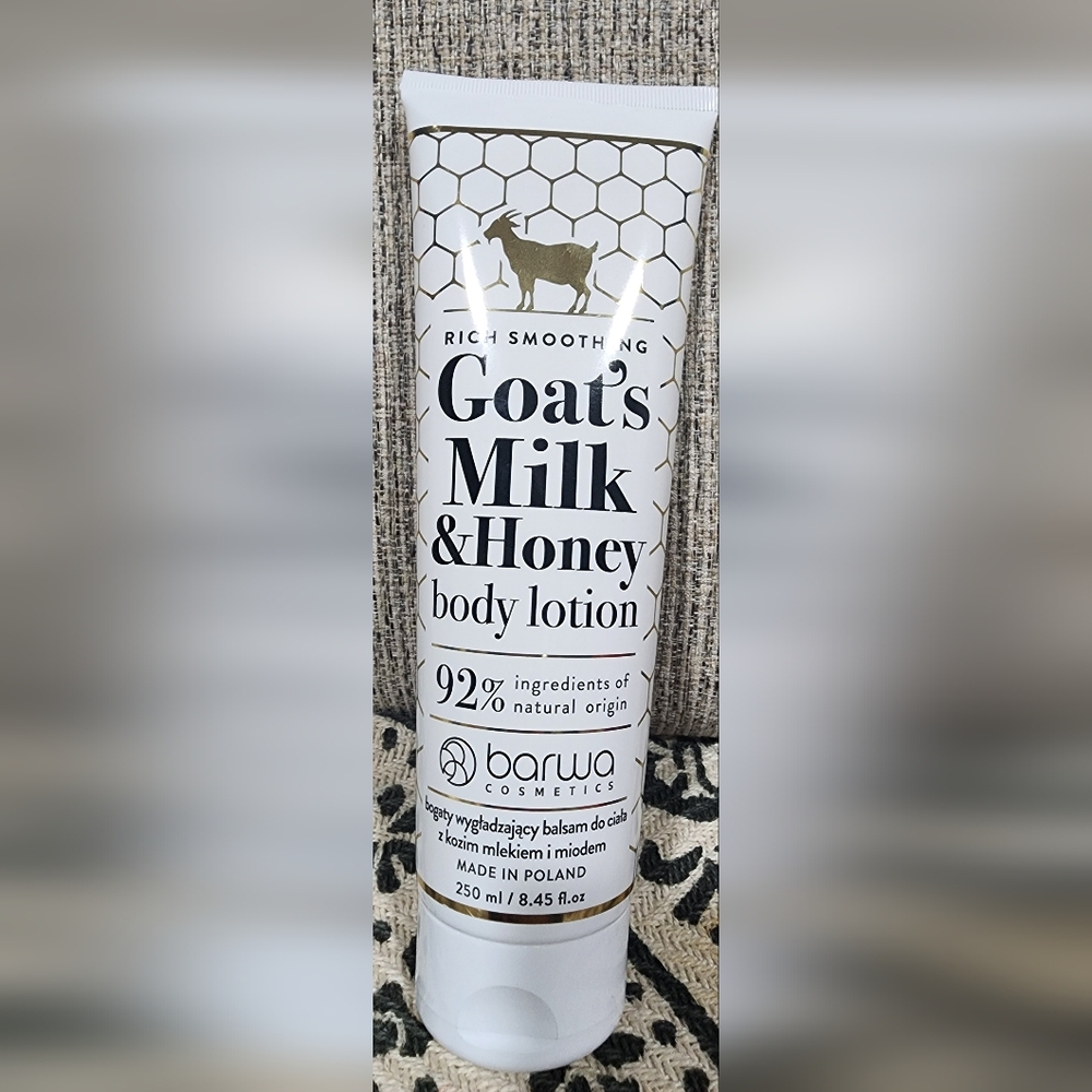 Barwa Goat's Milk & Honey Body Lotion - White. 250 Ml . MADE IN POLAND